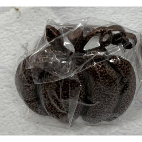 4 Decorative Pumpkin Napkin Rings Brown Metal Thanksgiving Table Decor Halloween - Picture 3 of 3